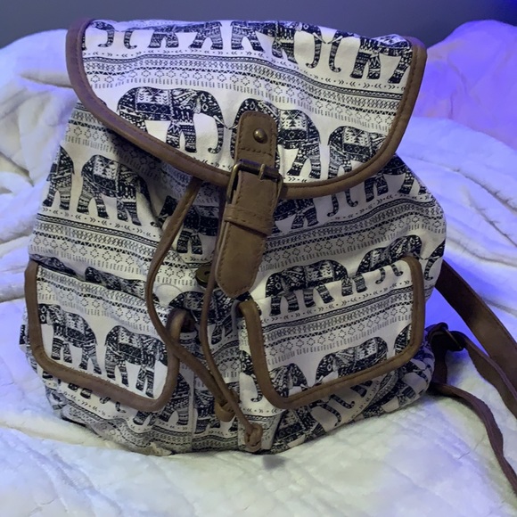 backpack - Picture 4 of 4